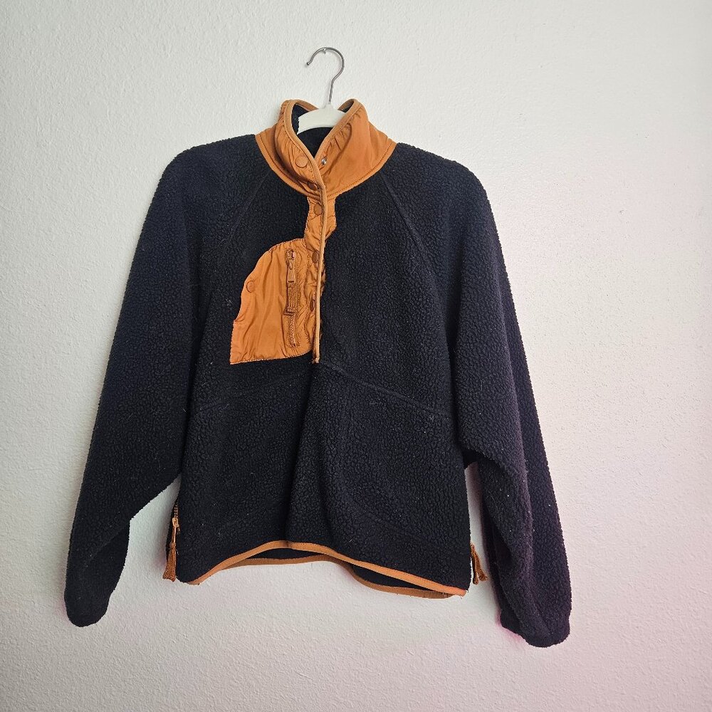 Free people hit the slopes fleece pullover size small black .